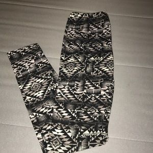 Aztec print leggings